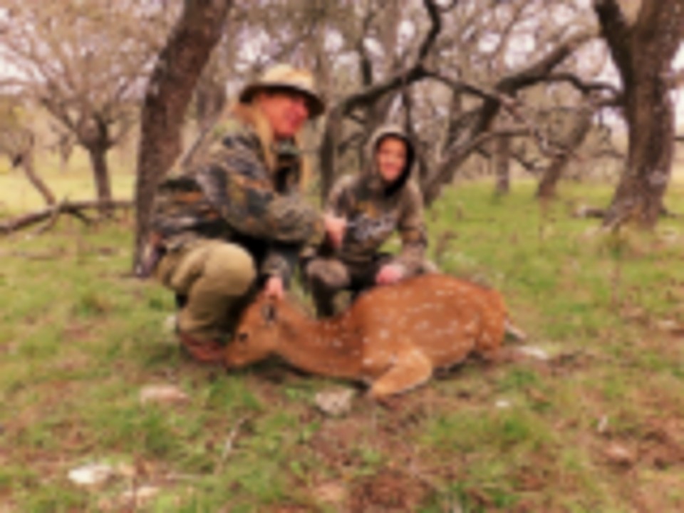 Exotic AXIS BUCK & DOE Day HUNTS in the Texas Hill Country images 5