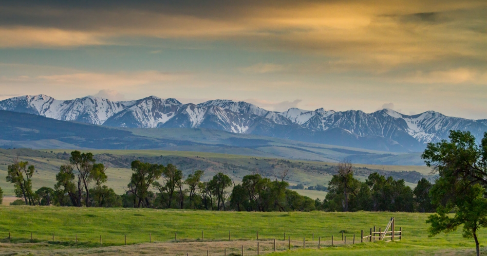 Mountain Views Ranch on the Yellowstone River featured image